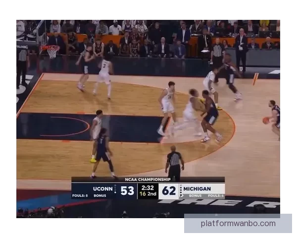 康涅狄格击败伊利诺伊晋级NCAA决赛 里德双十+马林斯贡献15分续写辉煌