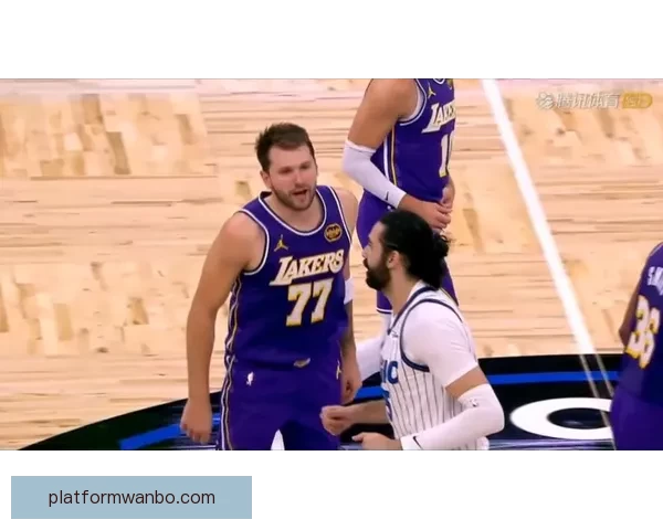 海斯20分钟8中8砍19+7疯狂一战 赛后呼吁东契奇减少吃T次数